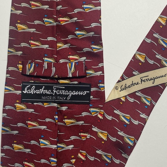 Salvatore Ferragamo Boats Maroon Silk Tie VTG - Picture 2 of 3